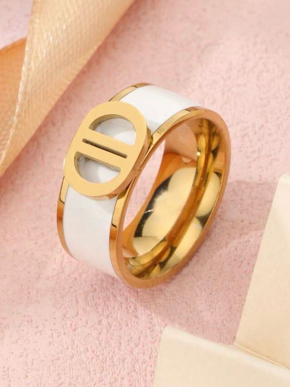 Gold & White Women’s Enamel Ring - Modern Oval Accent 7